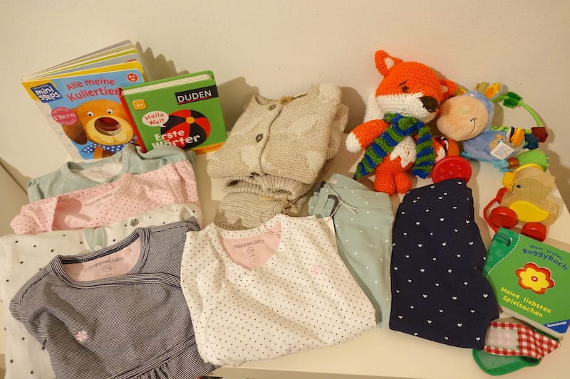 Geschenke für unser Baby zu Weihnachten: Kleidung und Spielzeug | Was soll man Babys schenken? Mehr Infos auf Mamaskind.de