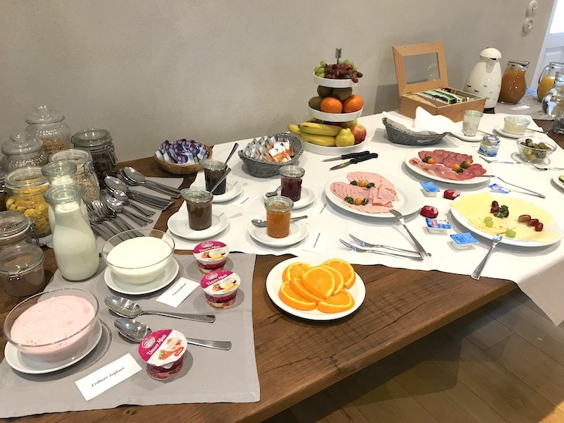 Frühstücksbuffet in der Urlaubsunterkunft | Mehr Infos auf Mamaskind.de