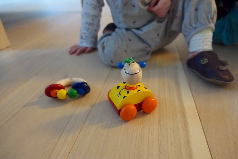 Zoolini - Giraffe aus Holz für Babys und Kleinkinder -Spielzeug von Selecta | Mehr Infos zum Holzspielzeug von Selecta auf Mamaskind.de