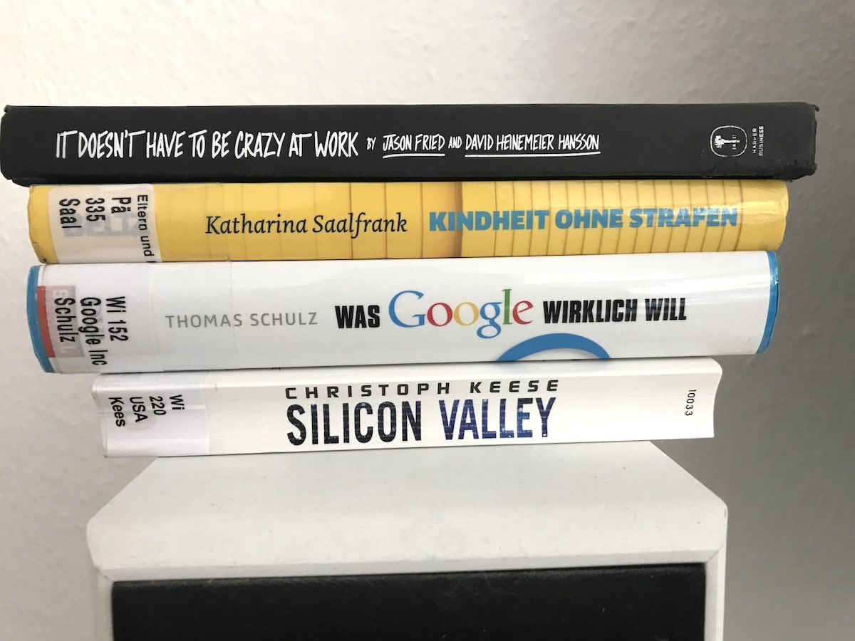 Mein Lesestapel im Urlaub: Google, Silicon Valley, Work & Kindheit ohne Strafen - Mehr Infos auf Mamaskind.de