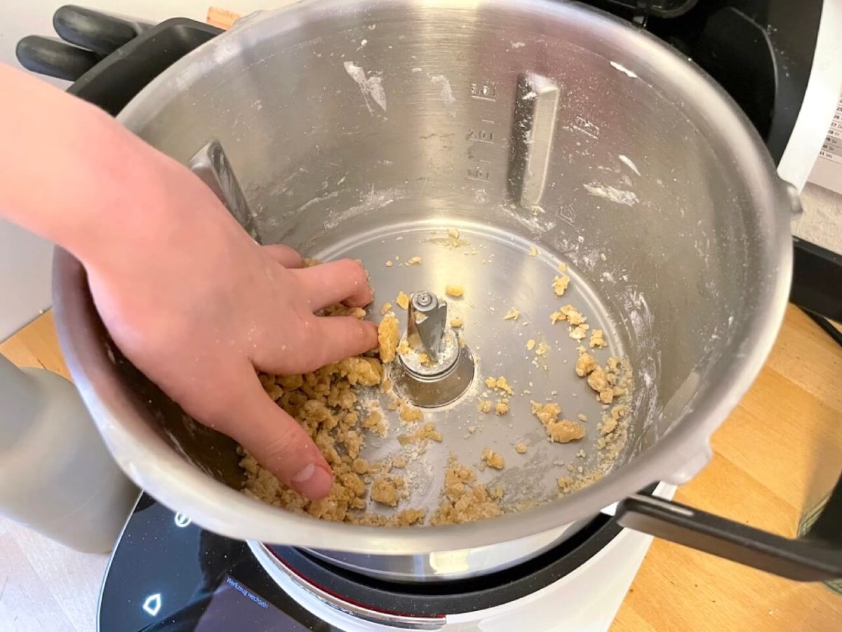 Cookit von Bosch: Topf auskratzen ist viel leichter. Das Messer ist entnehmbar. - mamaskind.de